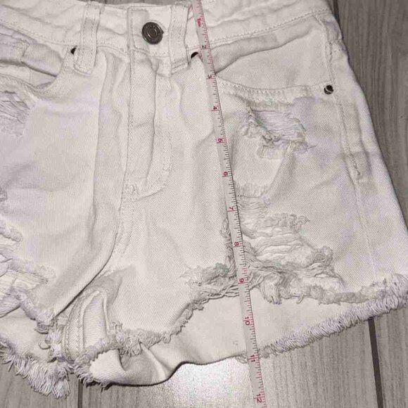 Pacsunwhite mom shorts High waisted booty short shorts. Has a small - Picture 5 of 5